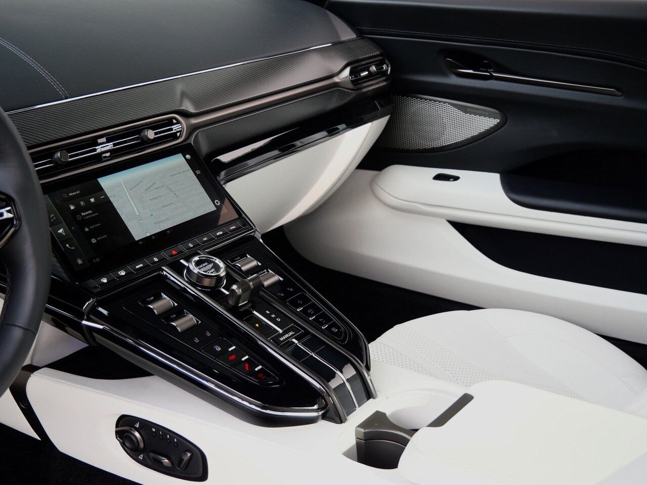 2025 Aston Martin Vantage Lawrence KS