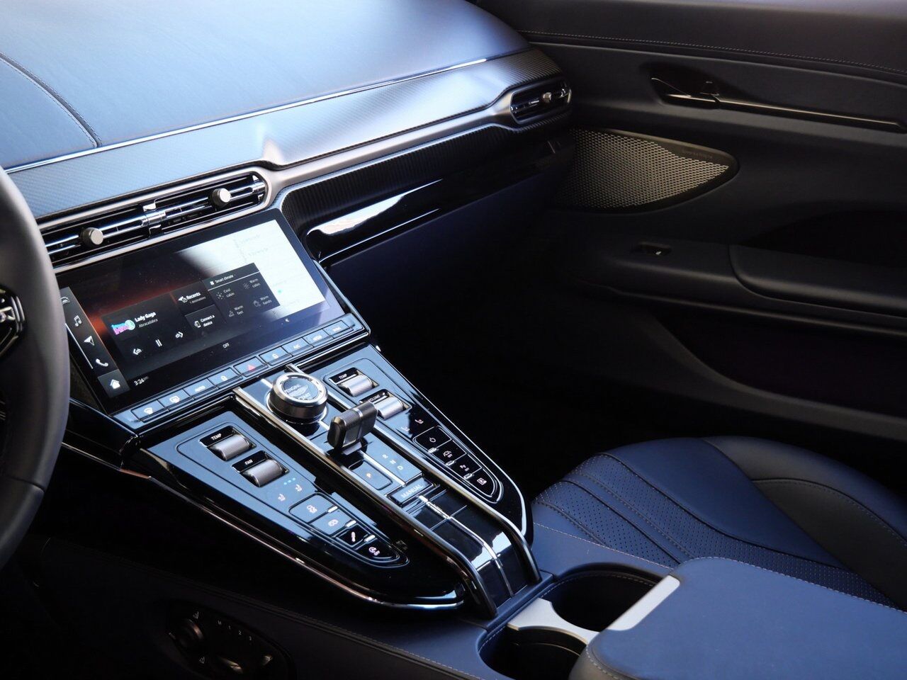 2025 Aston Martin Vantage Lawrence KS