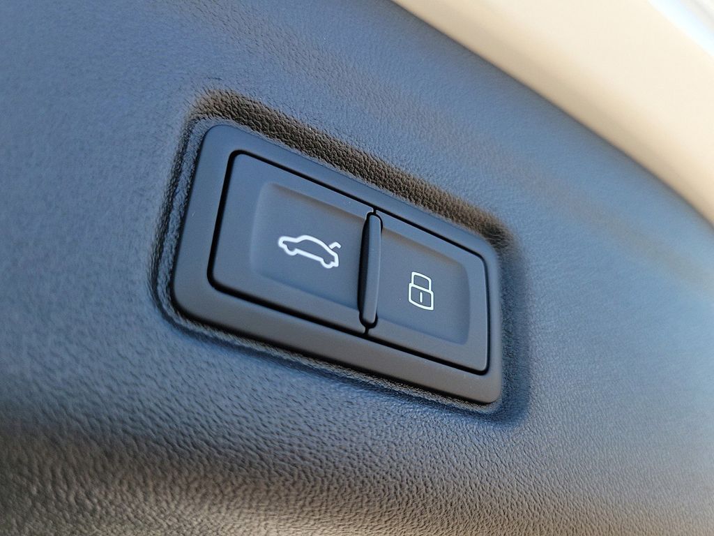2025 Audi Q6 e-tron Premium Plus Lakeland FL