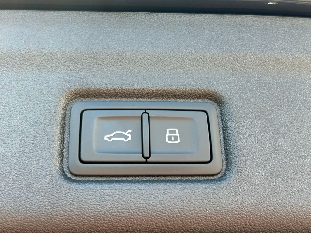 2025 Audi Q6 e-tron Premium Plus Lakeland FL