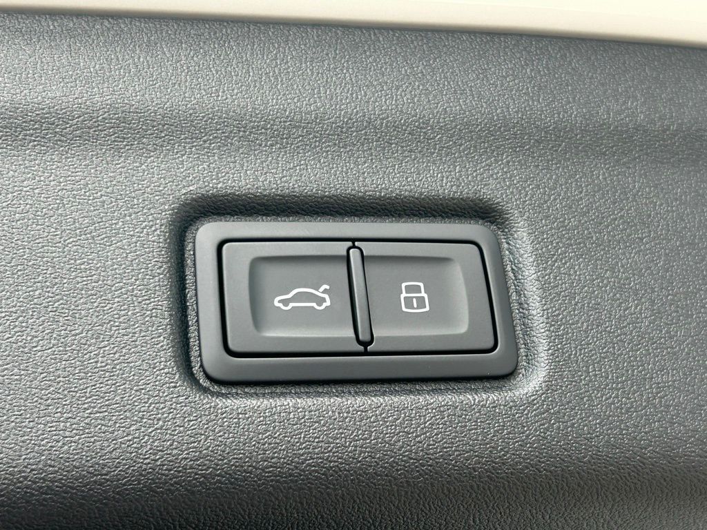 2025 Audi Q6 e-tron Premium Plus Lakeland FL