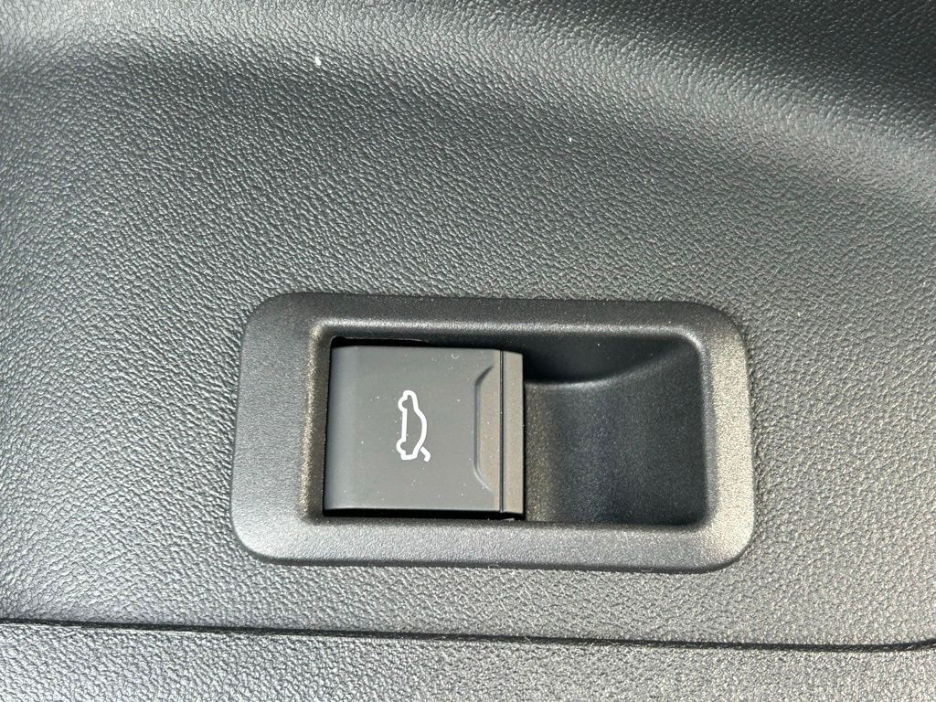 2025 Audi Q6 e-tron Premium Plus Lakeland FL