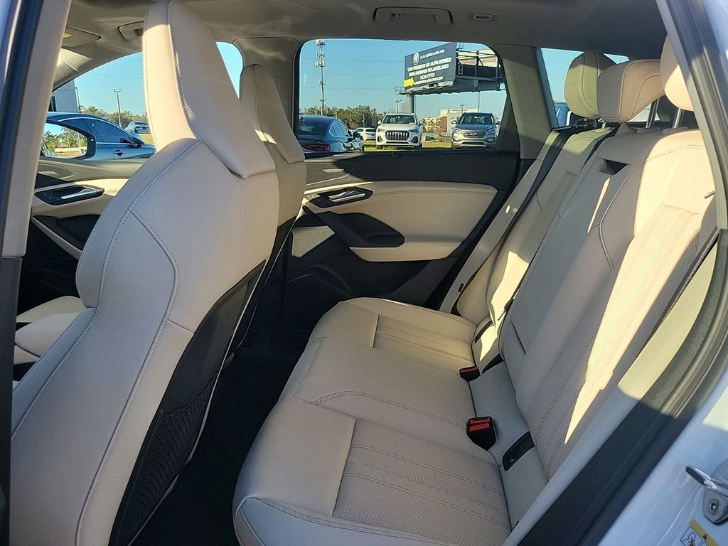 2025 Audi Q6 e-tron Premium Plus Lakeland FL