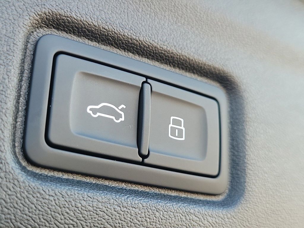 2025 Audi Q6 e-tron Premium Plus Lakeland FL