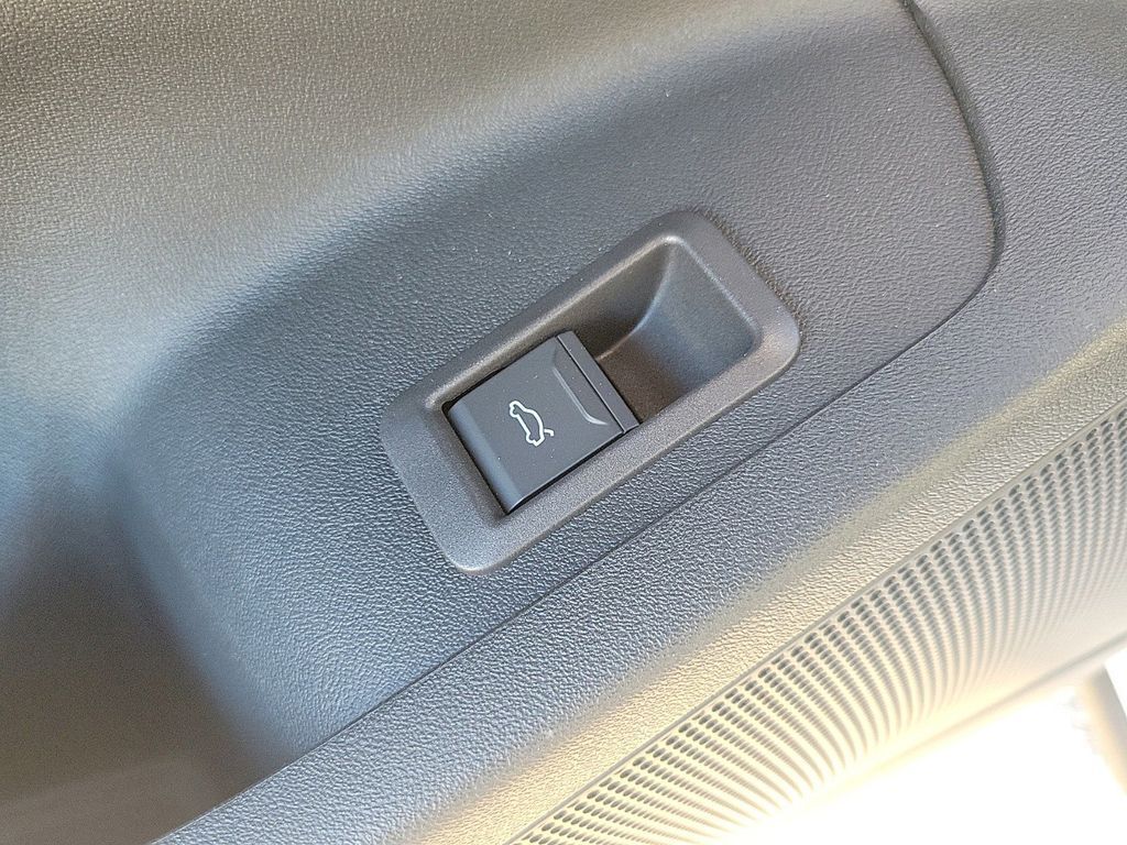 2025 Audi Q6 e-tron Premium Plus Lakeland FL