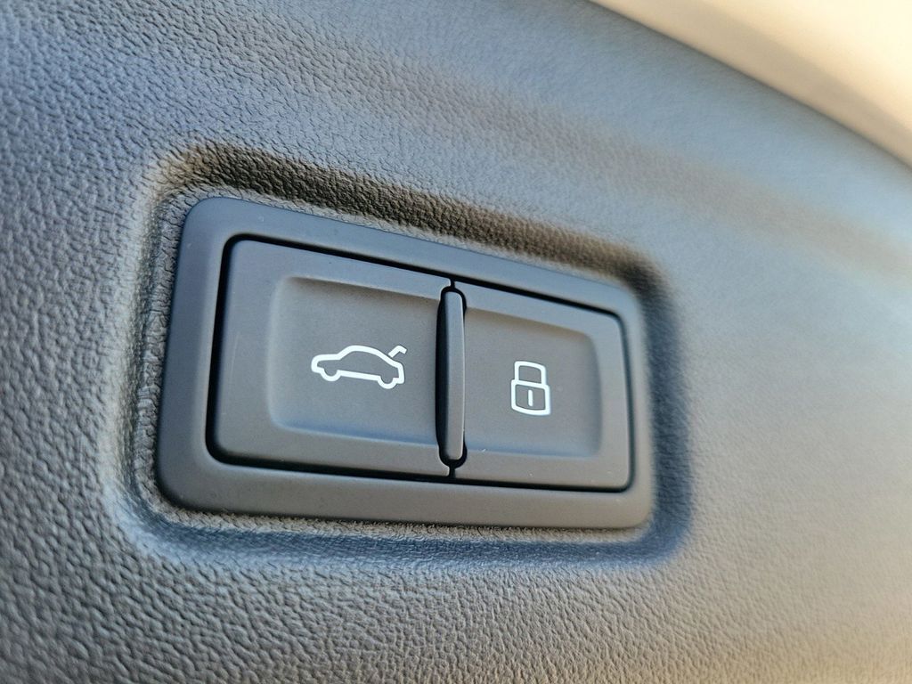 2025 Audi Q6 e-tron Premium Plus Lakeland FL