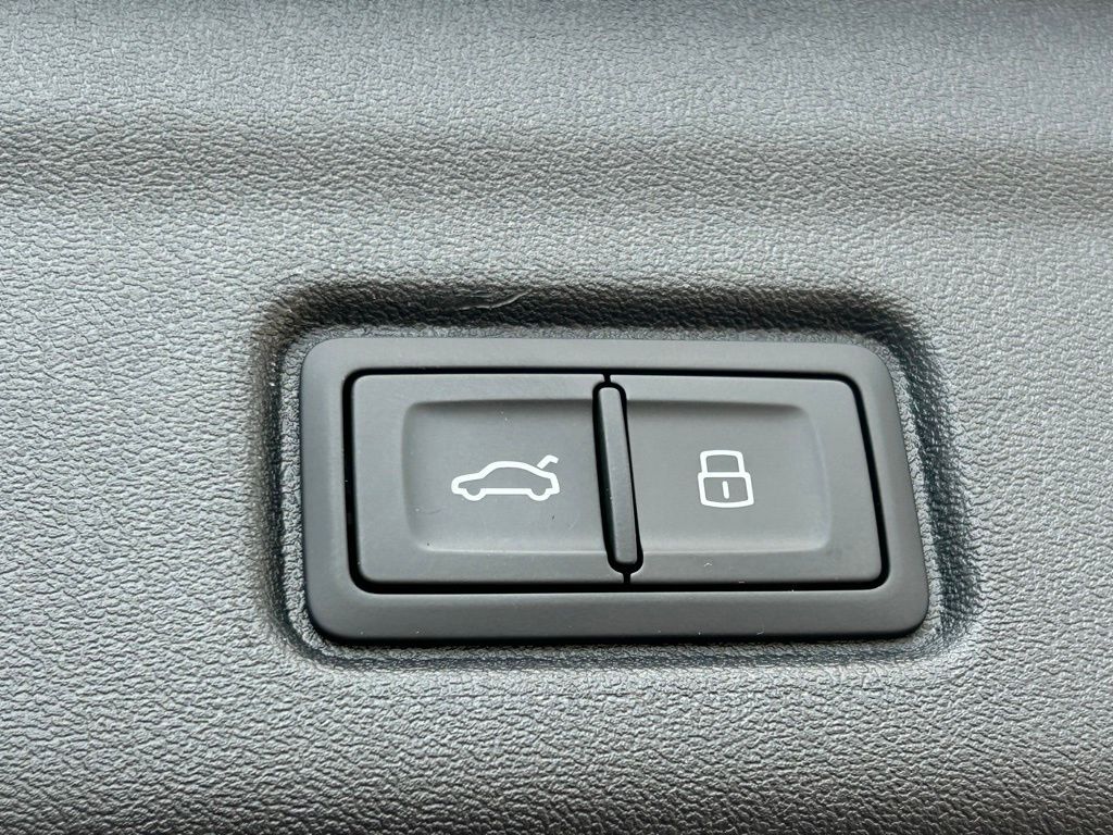 2025 Audi Q6 e-tron Premium Plus Lakeland FL