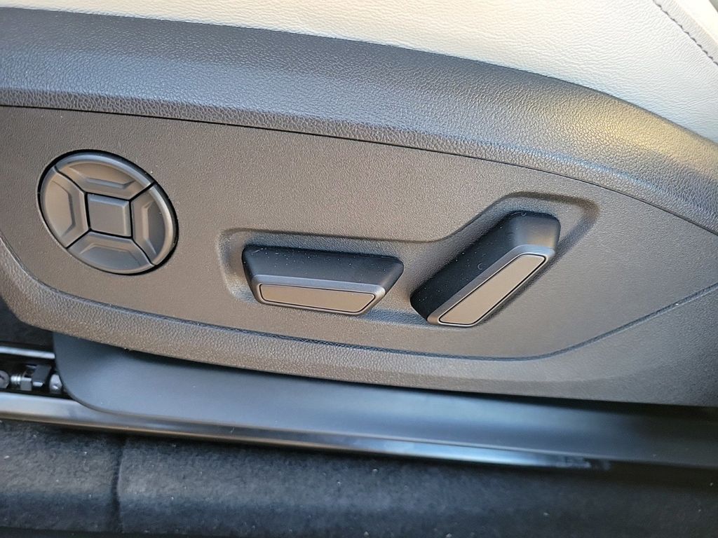 2025 Audi Q6 e-tron Premium Plus Lakeland FL