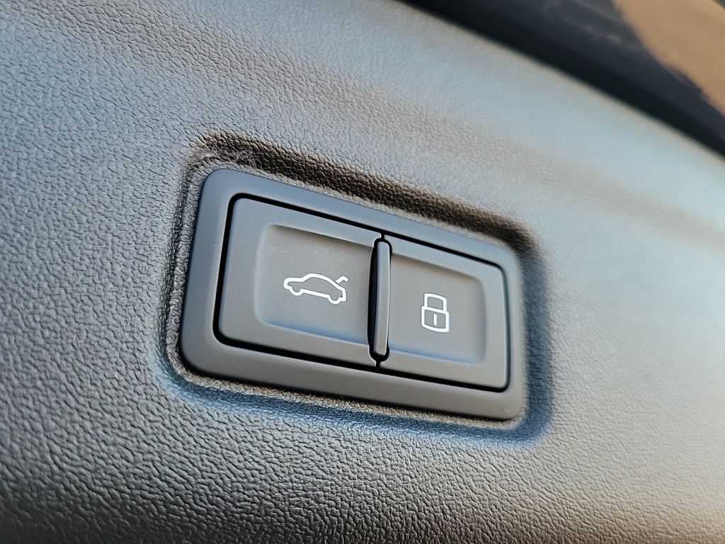 2025 Audi Q6 e-tron Premium Plus Lakeland FL