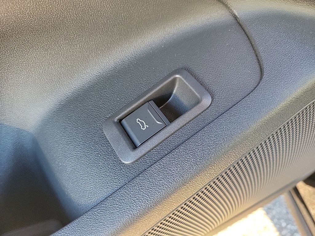 2025 Audi Q6 e-tron Premium Plus Lakeland FL
