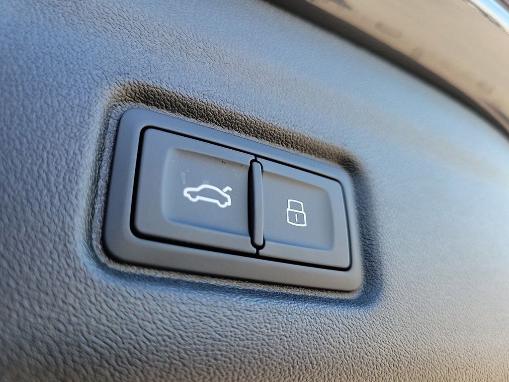 2025 Audi Q6 e-tron Premium Plus Lakeland FL
