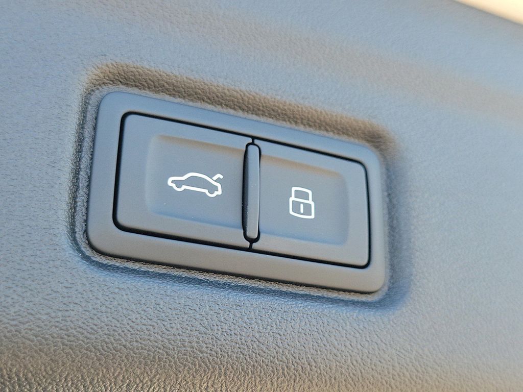 2025 Audi Q6 e-tron Premium Lakeland FL