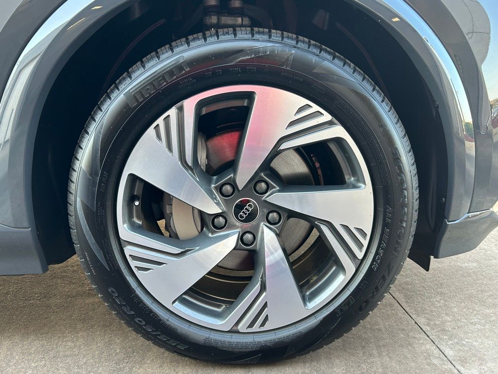 2025 Audi Q6 e-tron Prestige Lakeland FL