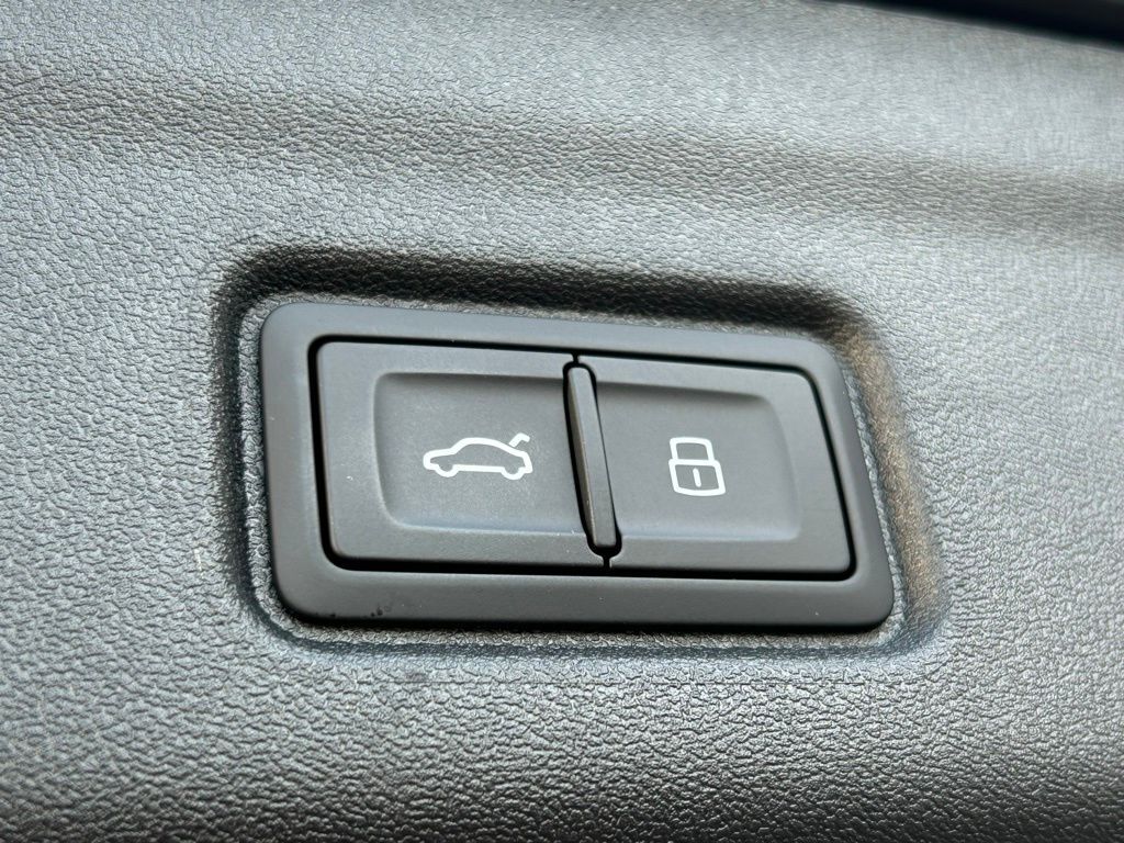 2025 Audi Q6 e-tron Prestige Lakeland FL