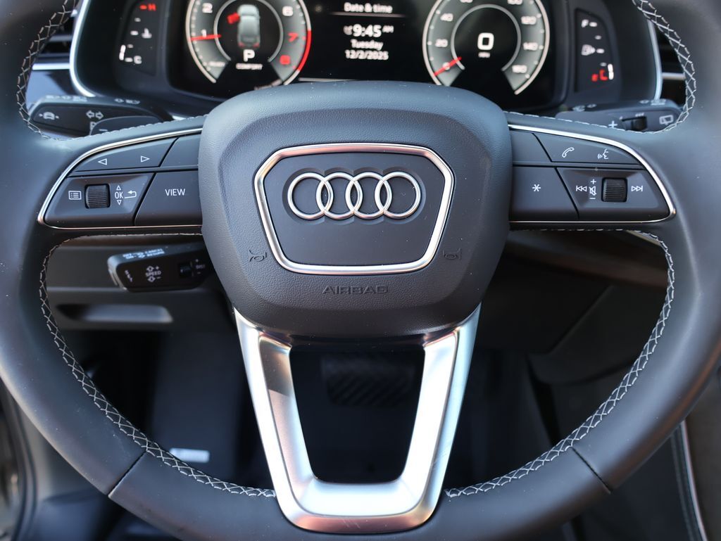 2025 Audi Q7 45 Premium Plus