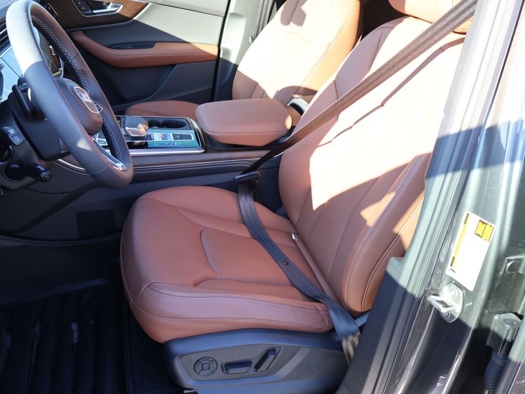 2025 Audi Q7 45 Premium Plus
