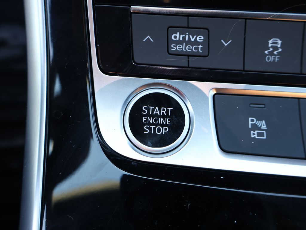 2025 Audi Q7 45 Premium Plus