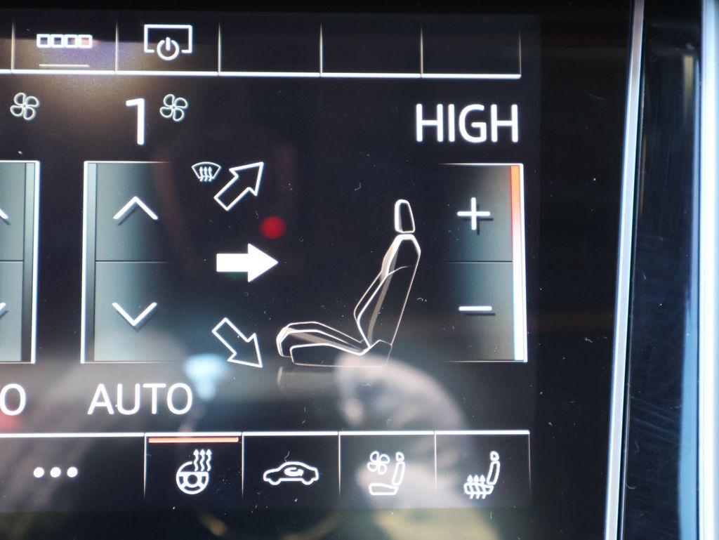 2025 Audi Q7 45 Premium Plus