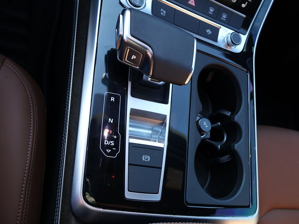 2025 Audi Q7 45 Premium Plus