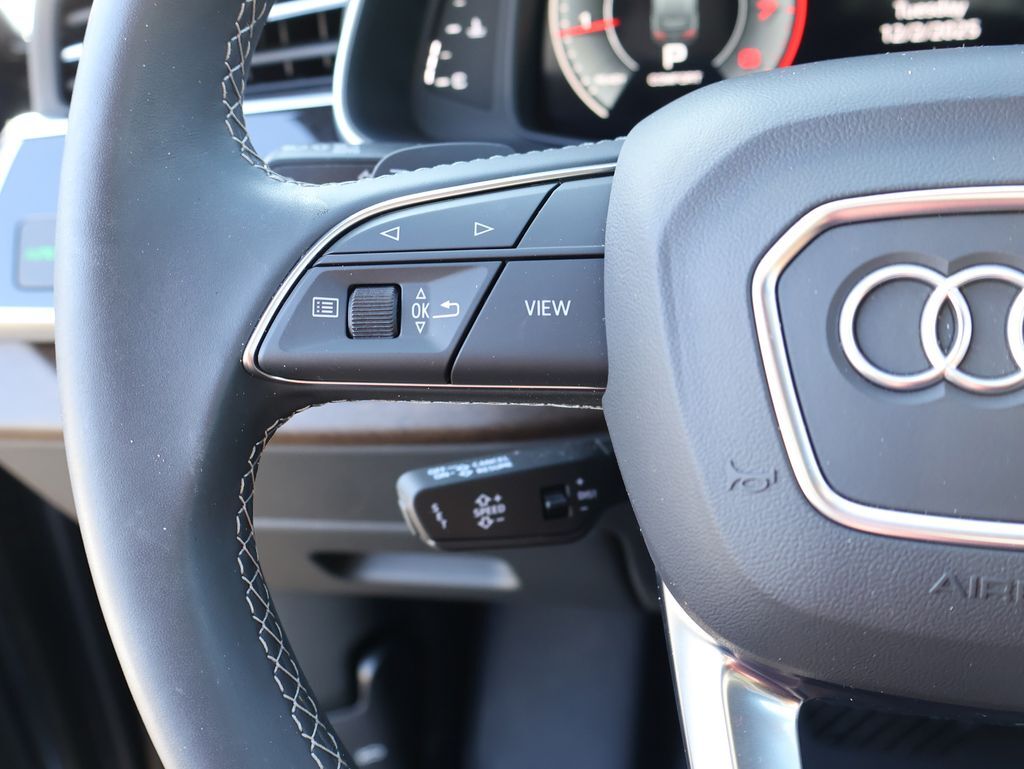 2025 Audi Q7 45 Premium Plus