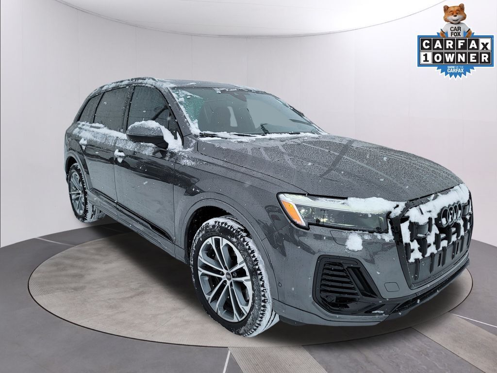 2025 Audi Q7 45 Premium Plus