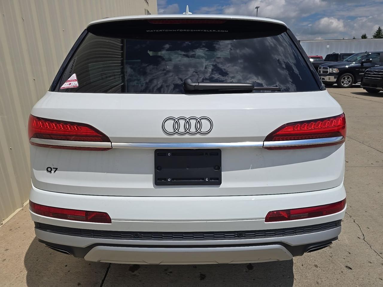 2025 Audi Q7 55 Premium Plus Watertown SD 2025 Audi Q7 55 Premium Plus Watertown SD
