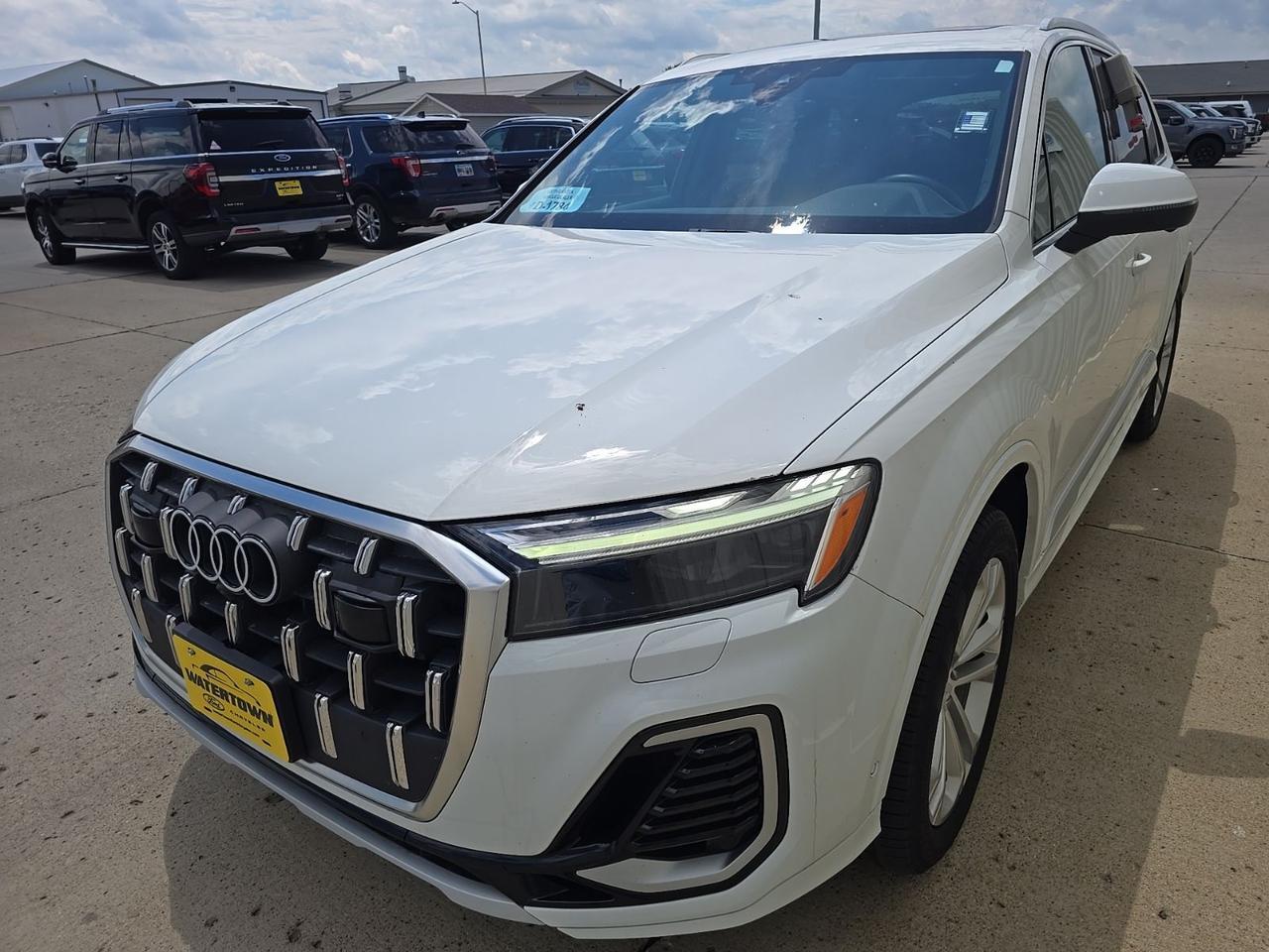 2025 Audi Q7 55 Premium Plus Watertown SD 2025 Audi Q7 55 Premium Plus Watertown SD