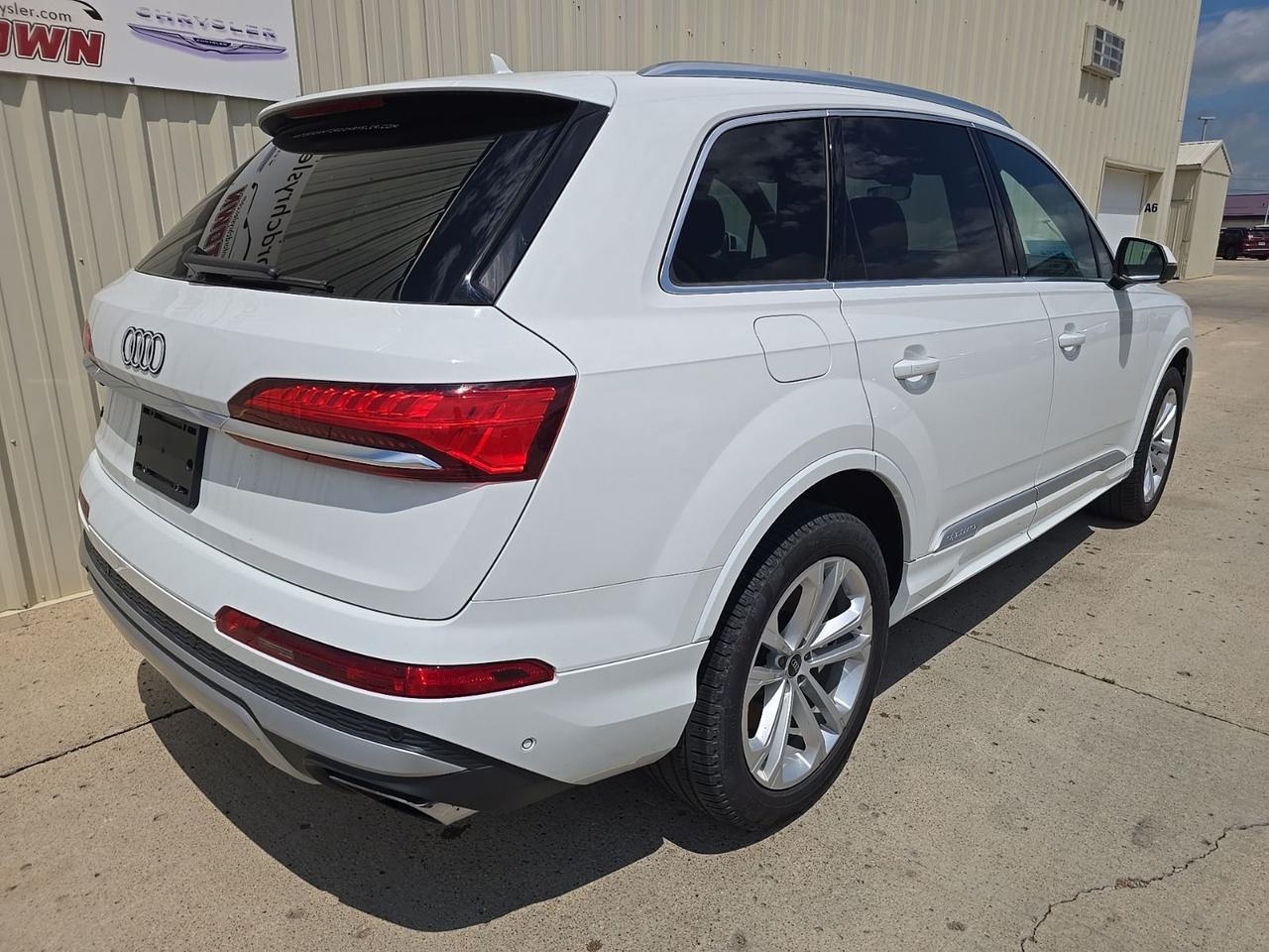 2025 Audi Q7 55 Premium Plus Watertown SD 2025 Audi Q7 55 Premium Plus Watertown SD
