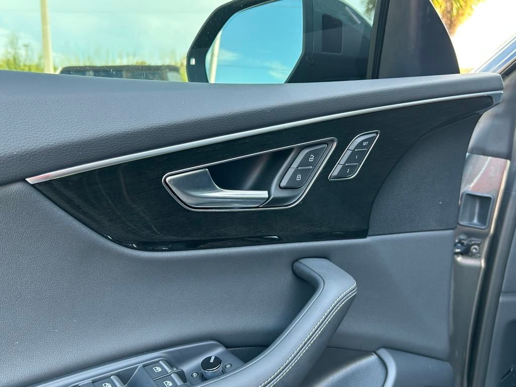 2025 Audi Q8 55 Premium Plus Lakeland FL
