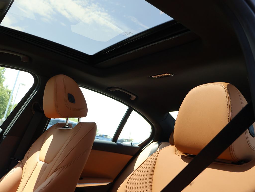 2025 BMW 3 Series 330i xDrive