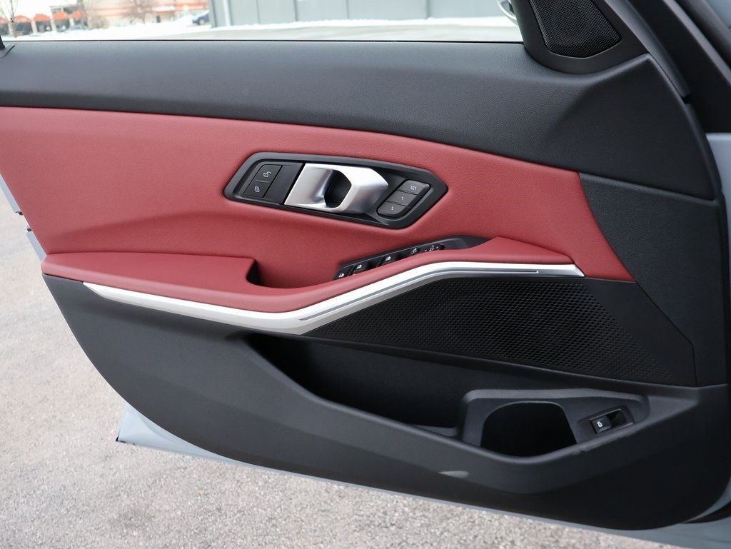 2025 BMW 3 Series 330i xDrive