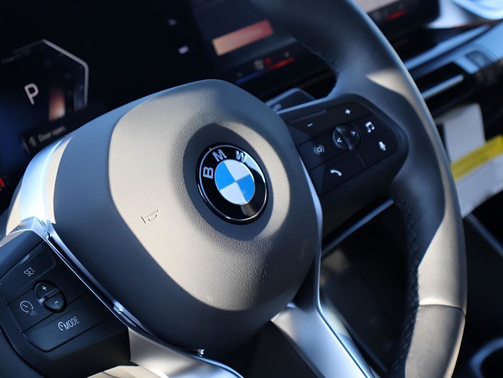2025 BMW X2 xDrive28i