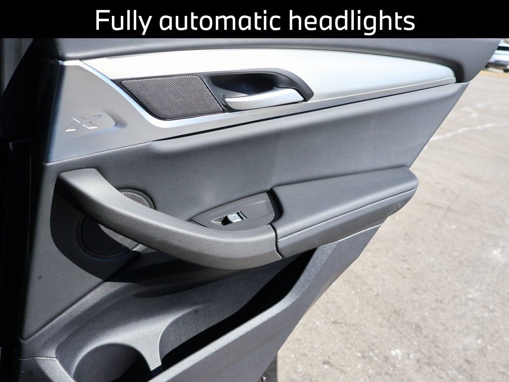 2025 BMW X4 xDrive30i