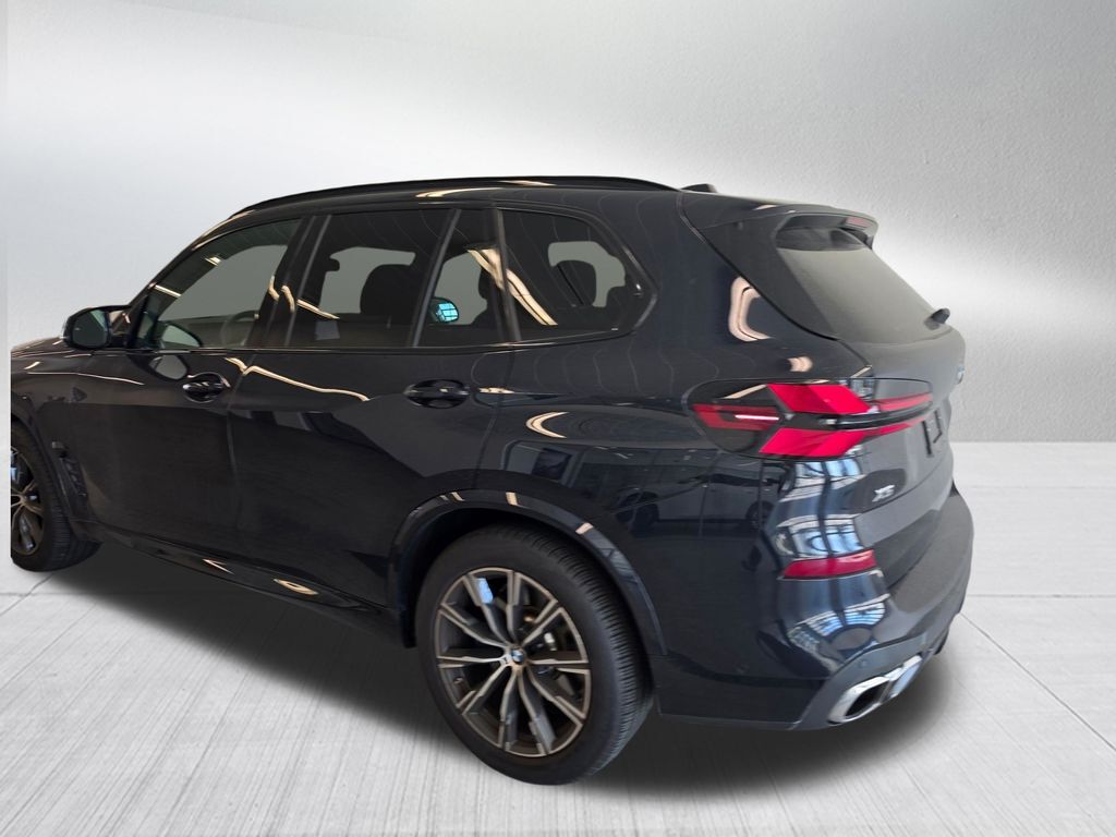 2025 BMW X5 M60i