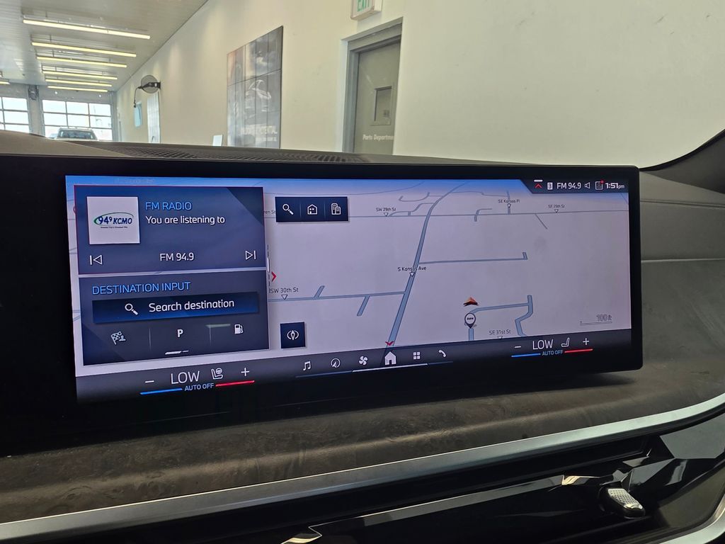 2025 BMW X5 M60i