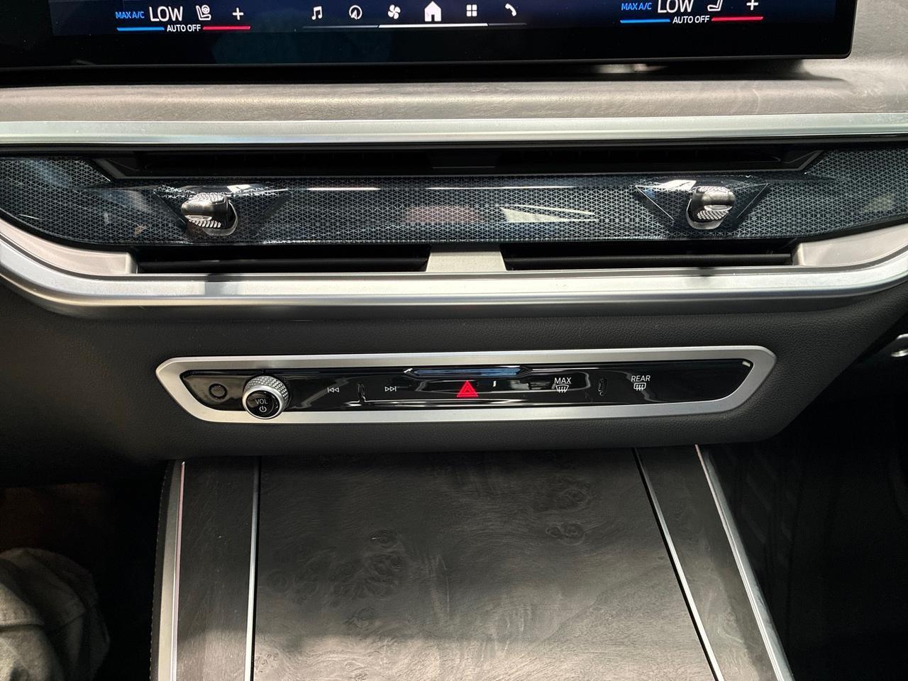 2025 BMW X5 xDrive40i, Parking Assistance Pkg, Premium Pkg, 4-Zone Climate, Houston TX 2025 BMW X5 xDrive40i, Parking Assistance Pkg, Premium Pkg, 4-Zone Climate, Houston TX