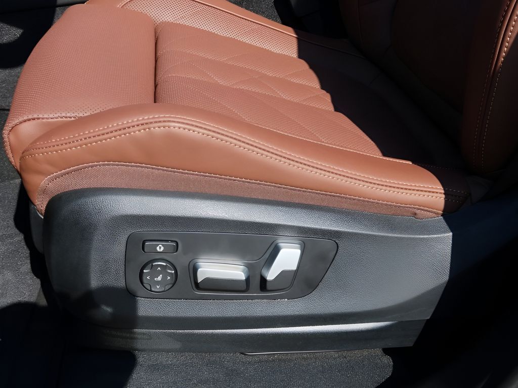 2025 BMW X5 xDrive50e