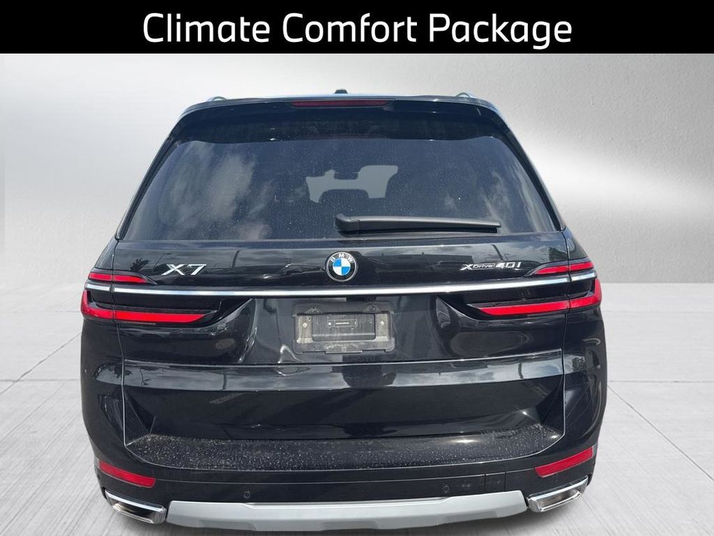 2025 BMW X7 xDrive40i