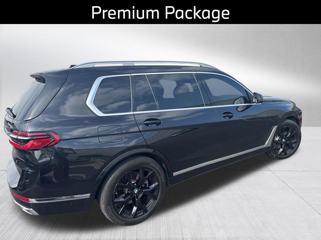 2025 BMW X7 xDrive40i