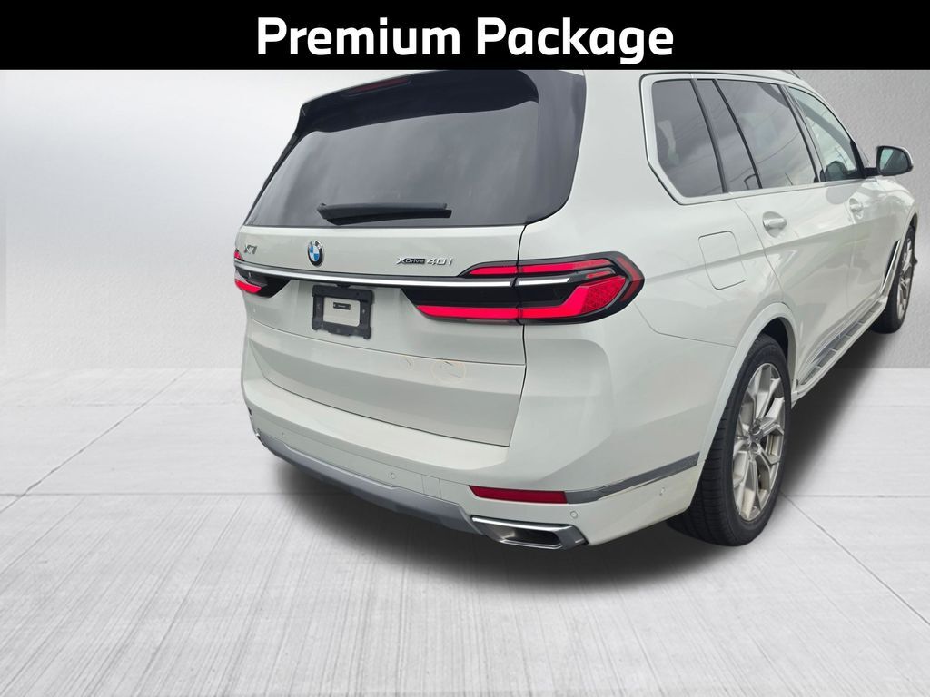 2025 BMW X7 xDrive40i