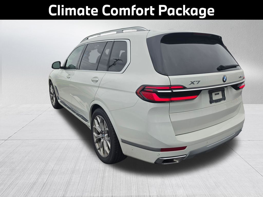 2025 BMW X7 xDrive40i