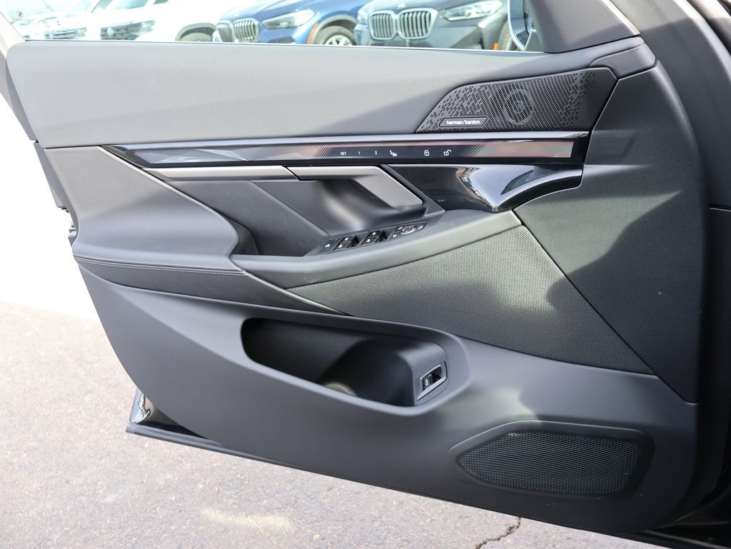 2025 BMW i5 xDrive40