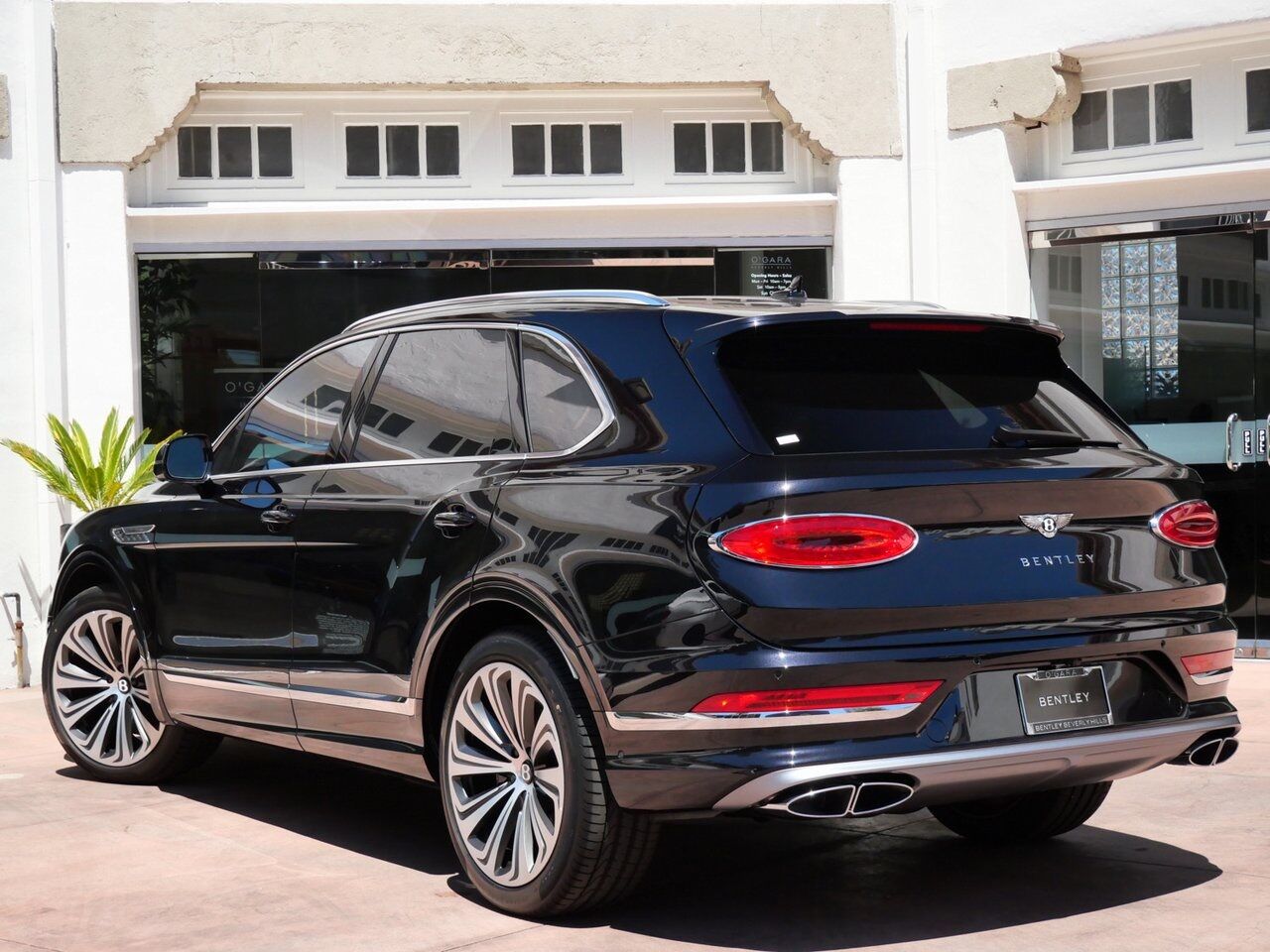 2025 Bentley Bentayga Atelier Edition V8 Lawrence KS
