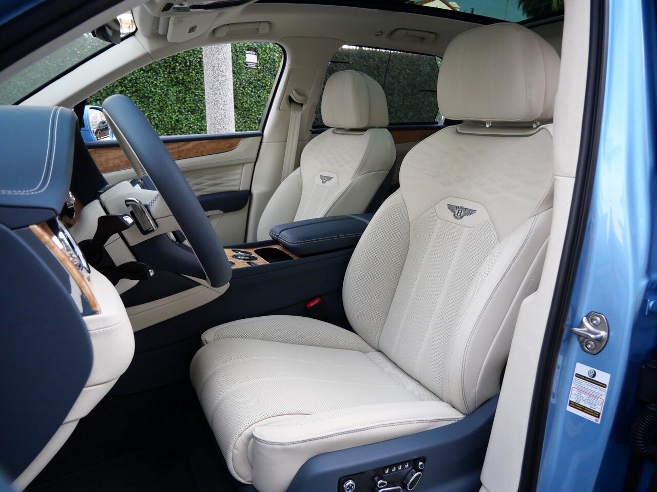 2025 Bentley Bentayga Azure Lawrence KS