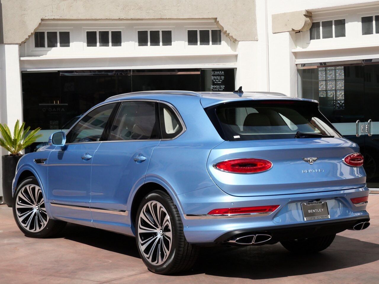 2025 Bentley Bentayga Azure Lawrence KS
