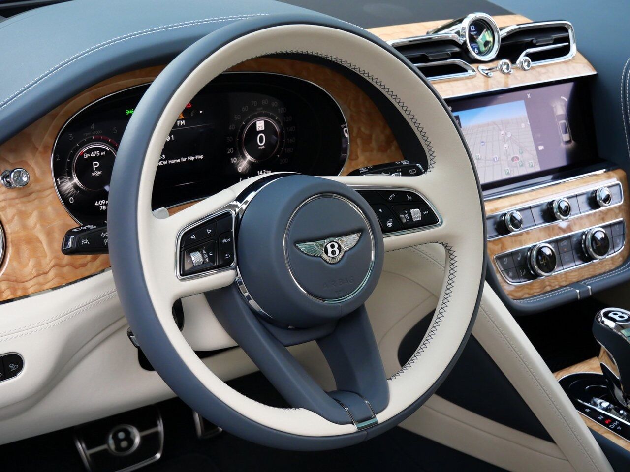 2025 Bentley Bentayga Azure Lawrence KS