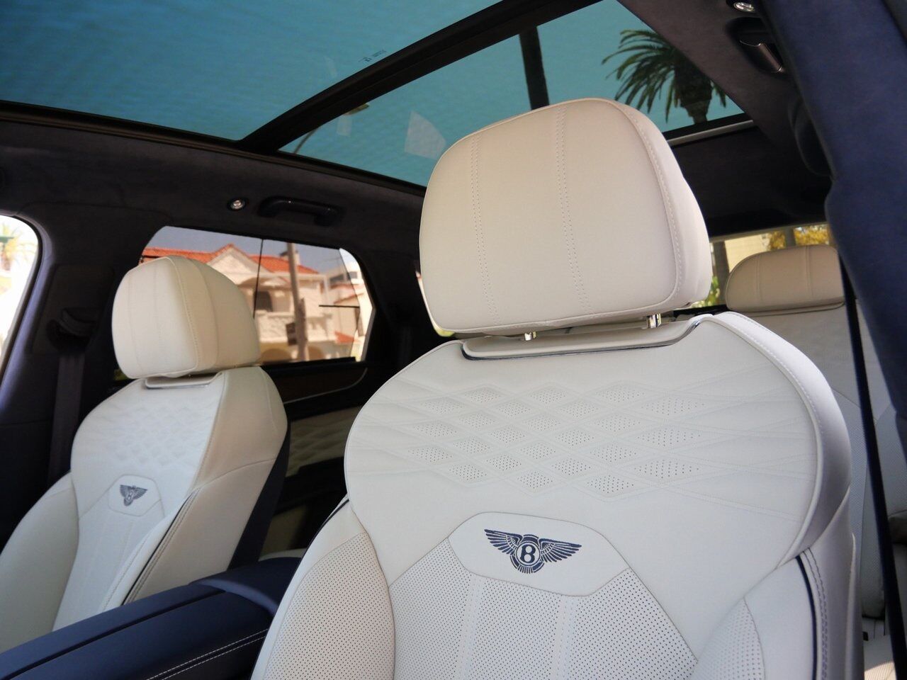 2025 Bentley Bentayga Azure Lawrence KS