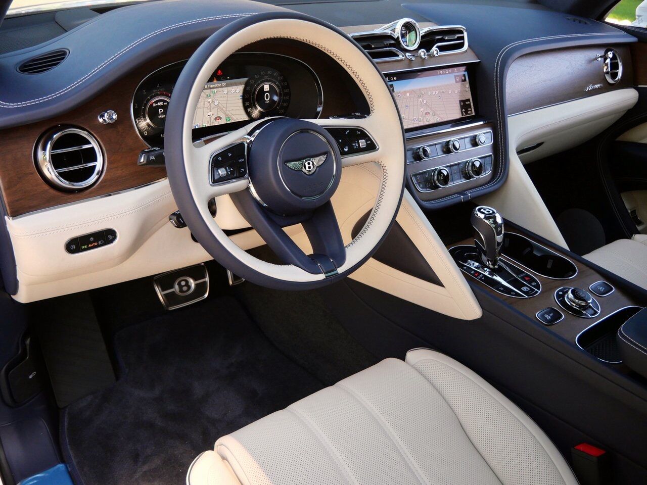 2025 Bentley Bentayga Azure Lawrence KS