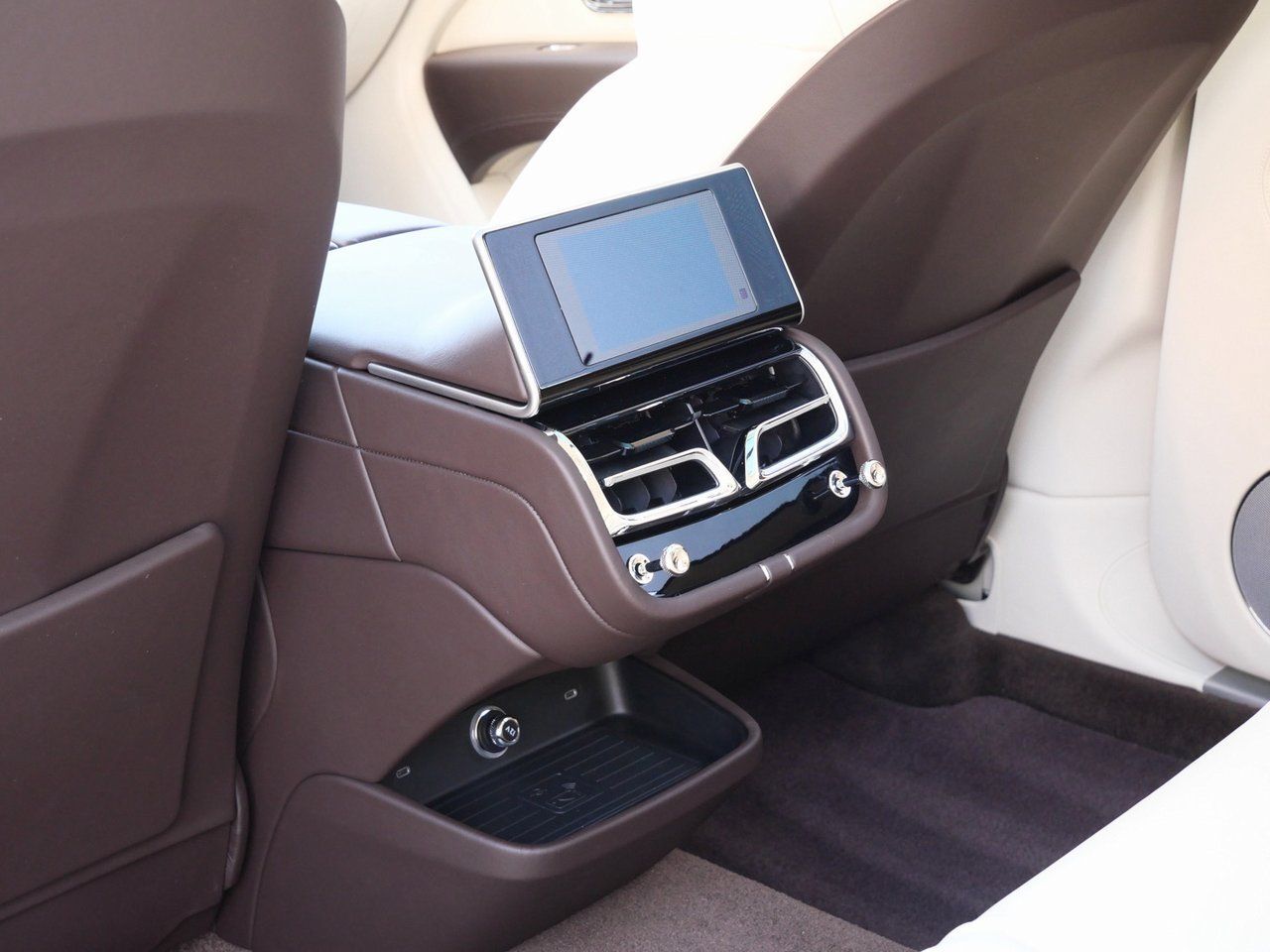 2025 Bentley Bentayga EWB Lawrence KS