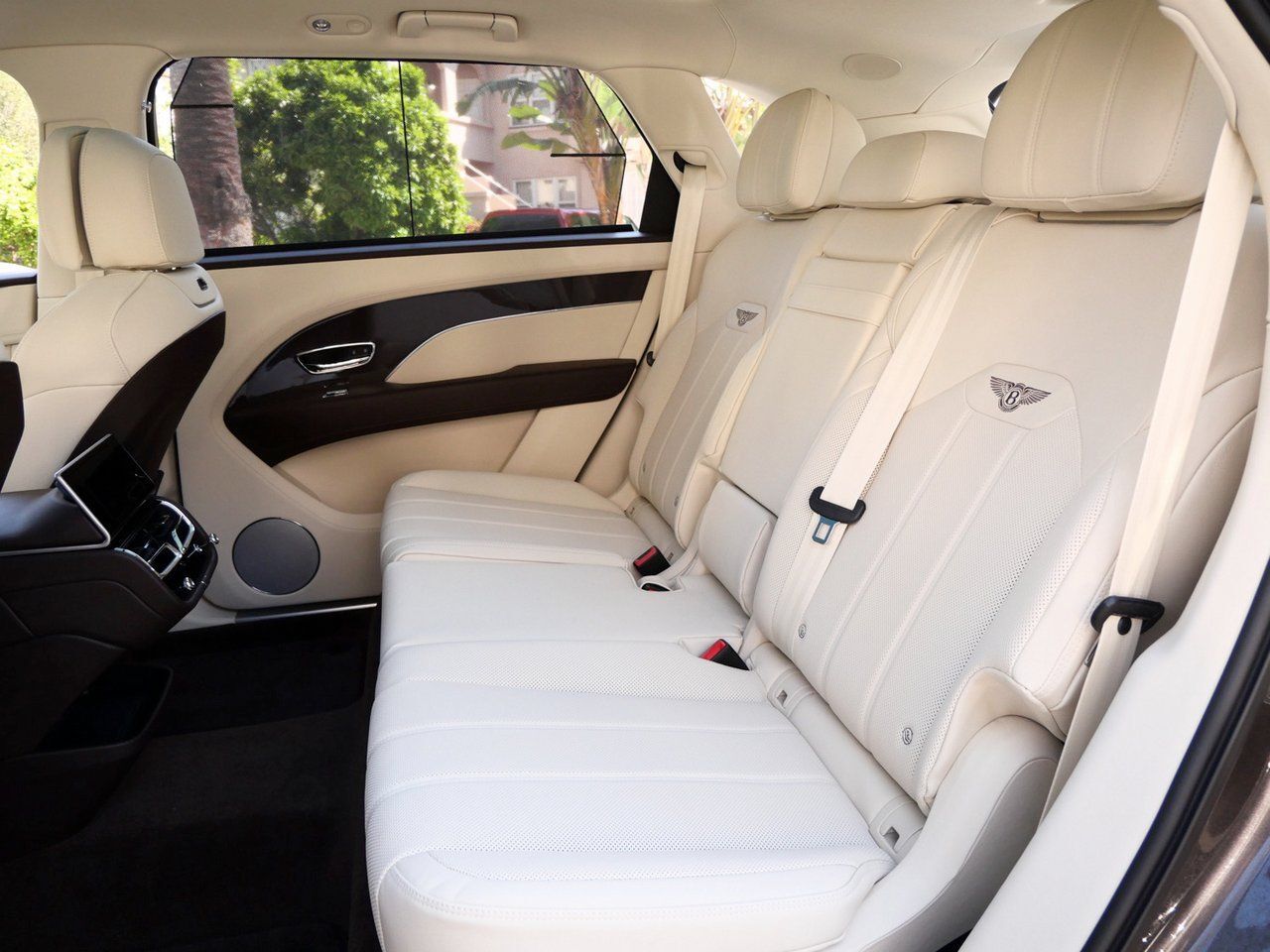 2025 Bentley Bentayga EWB Lawrence KS